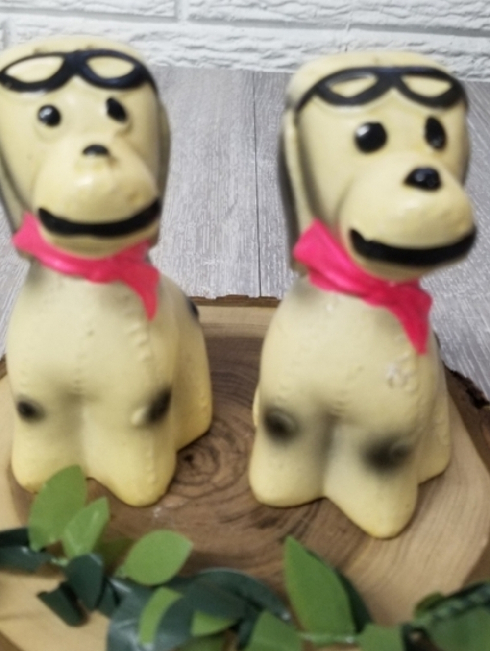 Vintage "Snoopy" dogs salt & pepper shakers